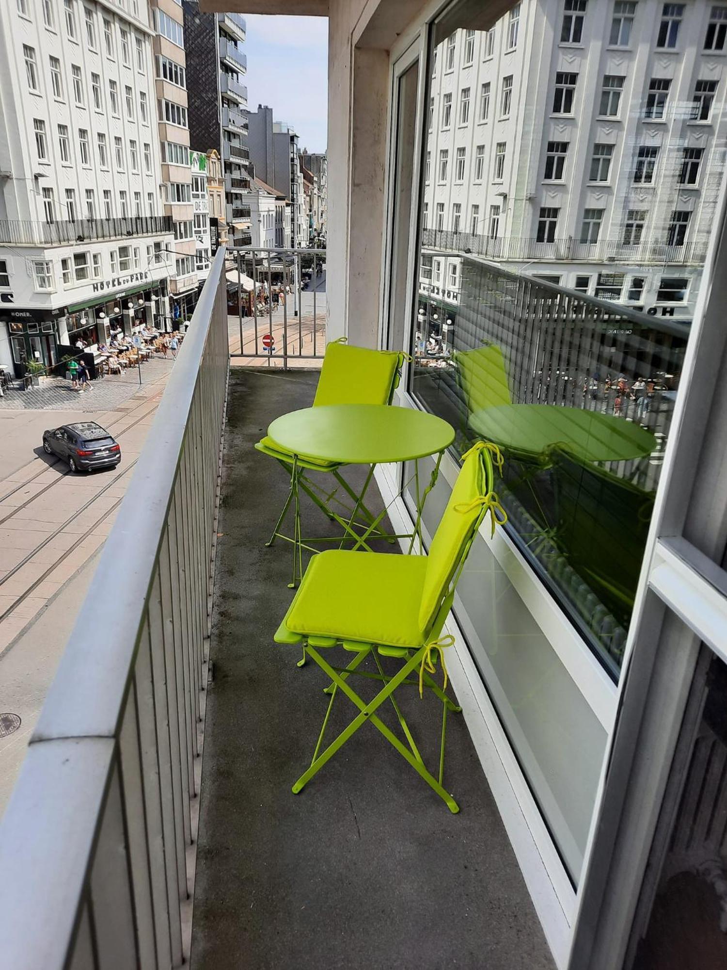 Comme Chez Soi: Central Apartment with Free Parking Ostend Exterior photo